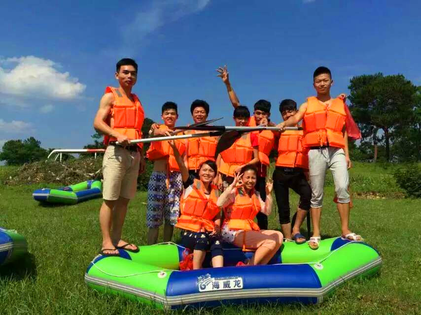 漂流景點用漂流船